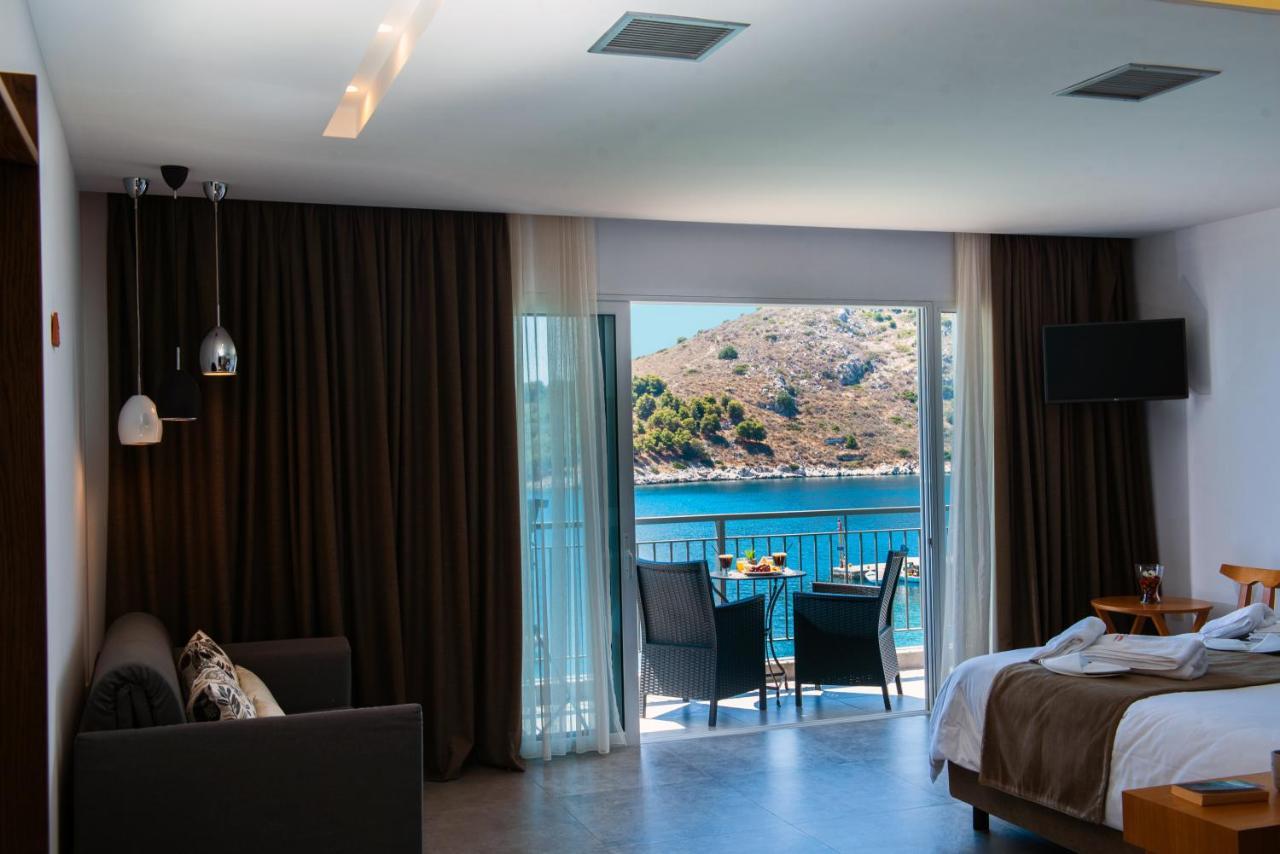 Minoa Hotel 3*