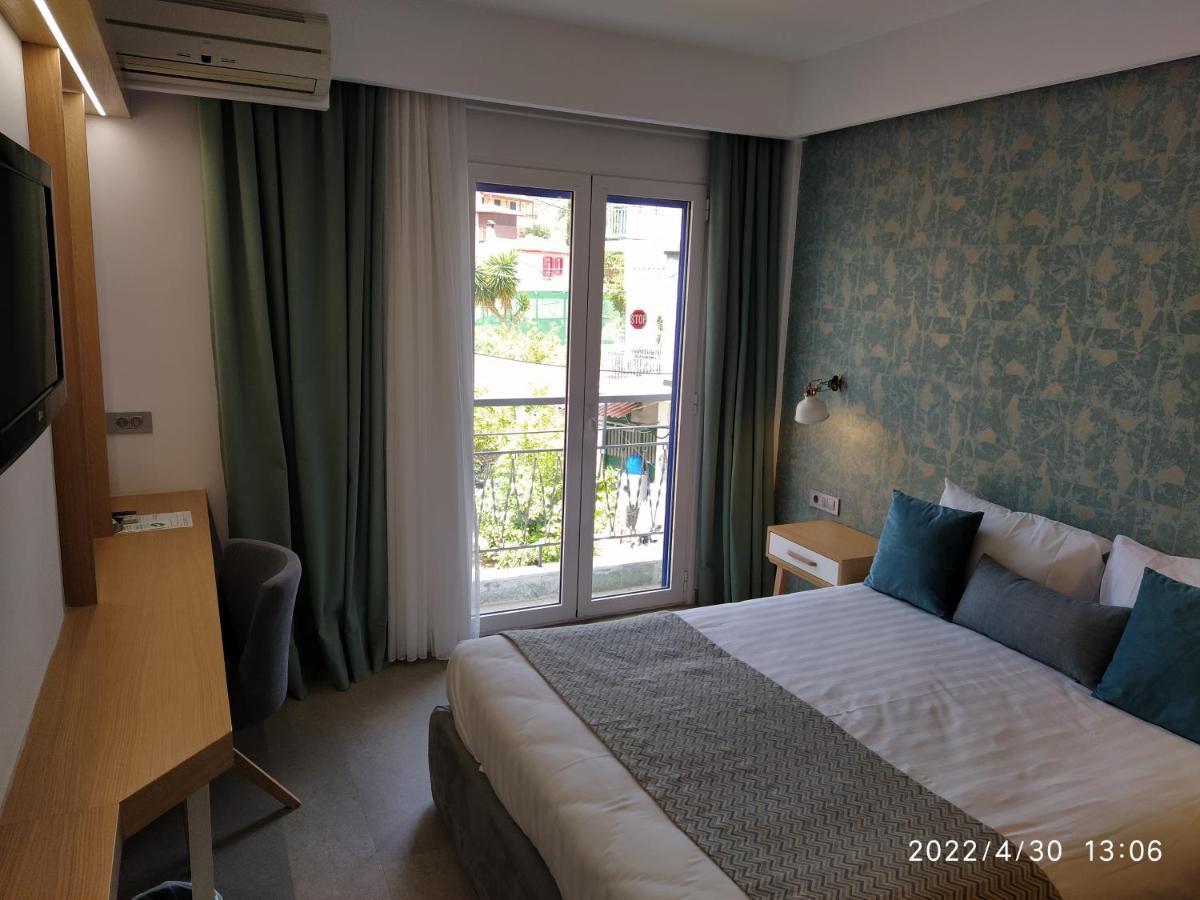 Hotel Minoa 3*