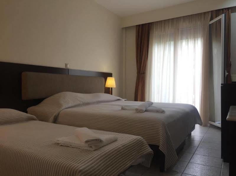 Hotel Minoa 3*