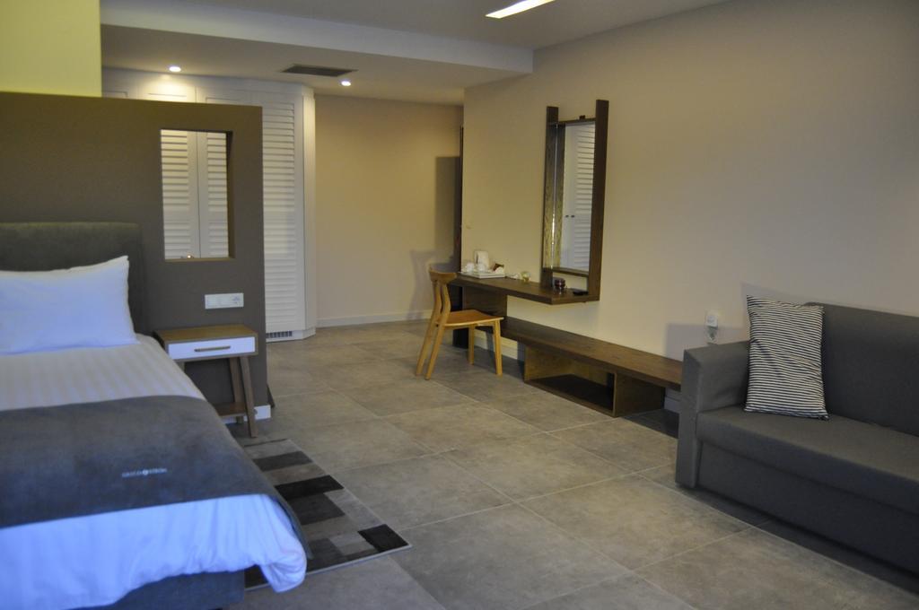 Minoa Hotel 3*