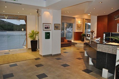 Hotel Minoa 3*